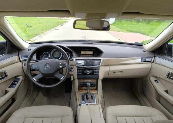 Mercedes-Benz Klasa E cena 52000 przebieg: 130000, rok produkcji 2010 z Łapy małe 326